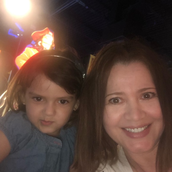 Meet your Posher, Alma - Picture 3 of 3